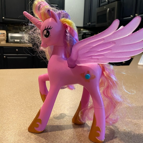 My Little Pony Princess Cadence - Picture 1 of 2